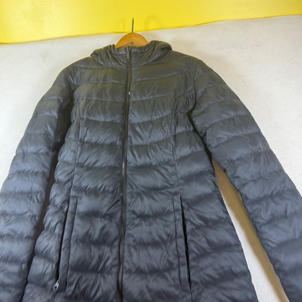 The North Face Womens 550 Down Hooded Puffer Jacket Black Medium Lightweight